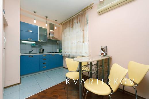 1 room  center, Kyiv - apartment by the day