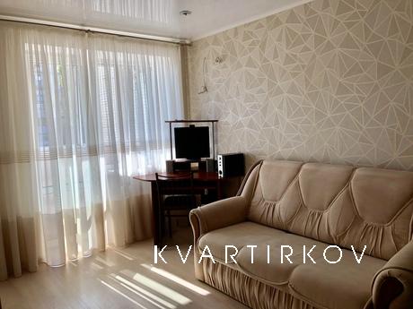 Сдам уютную 2х комнатную квартиру, Чорноморськ (Іллічівськ) - квартира подобово
