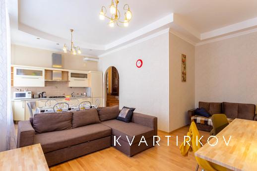 4-room apartment on Nevsky prospect 106, Saint Petersburg - apartment by the day