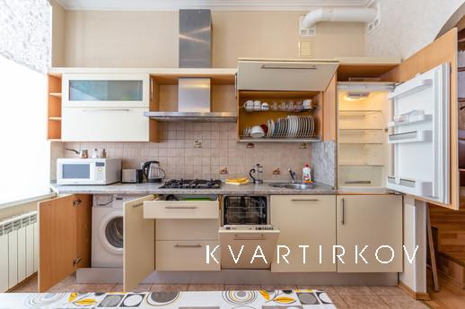 4-room apartment on Nevsky prospect 106, Saint Petersburg - apartment by the day