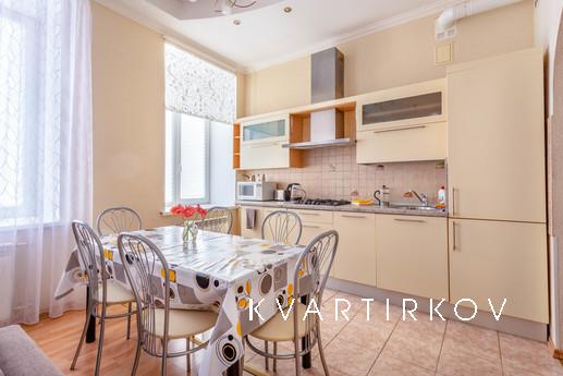 4-room apartment on Nevsky prospect 106, Saint Petersburg - apartment by the day