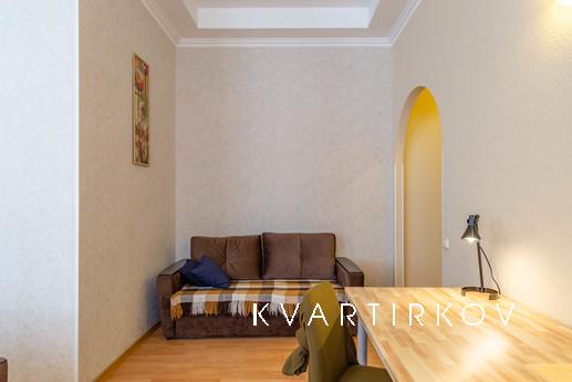 4-room apartment on Nevsky prospect 106, Saint Petersburg - apartment by the day