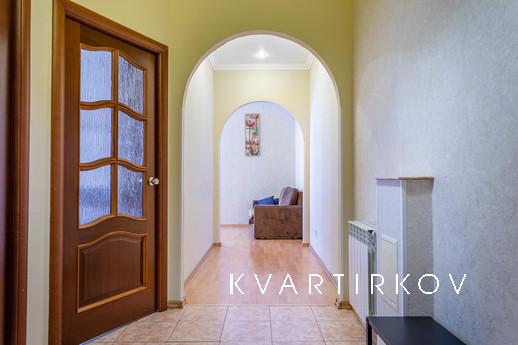 4-room apartment on Nevsky prospect 106, Saint Petersburg - apartment by the day