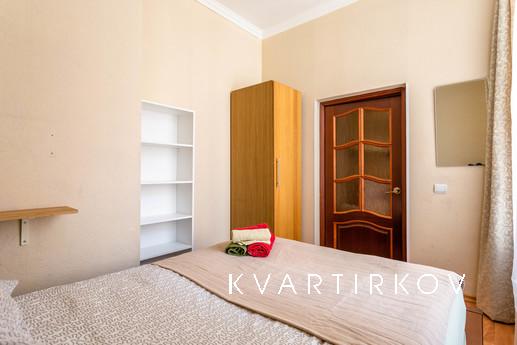 4-room apartment on Nevsky prospect 106, Saint Petersburg - apartment by the day