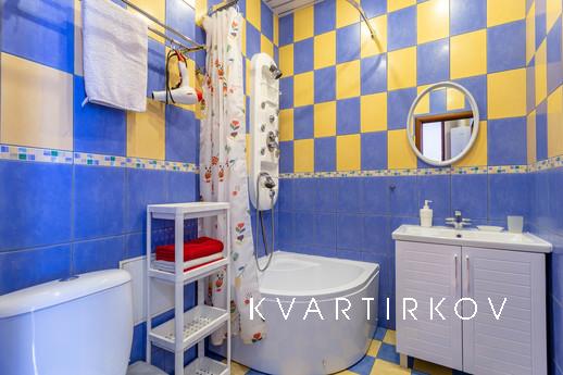 4-room apartment on Nevsky prospect 106, Saint Petersburg - apartment by the day