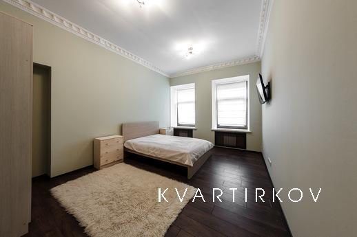 Elegant apartment on Nevsky 81, Санкт-Петербург - квартира подобово