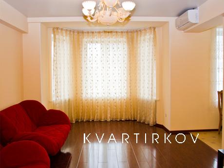 Комфортабельная квартира в историческом центтре города. евро