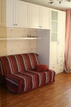 Сдаю посуточно 1 комнатную квартиру в тихом центре Екатеринб