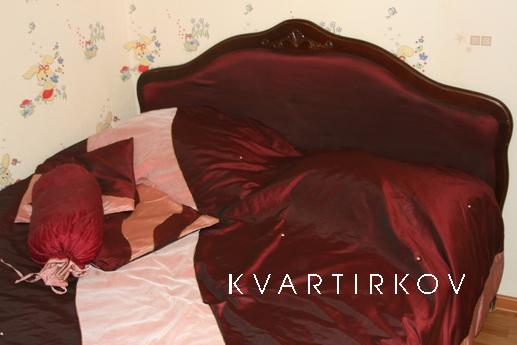 Уютная квартира в самом центре, Wi-Fi, Екатеринбург - квартира посуточно