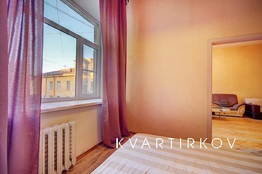 2 bedroom apartment in center, Санкт-Петербург - квартира подобово