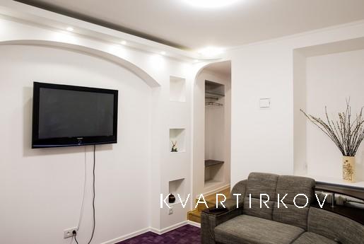 Rent 2-room. apartment in the very center of Odessa. Within 