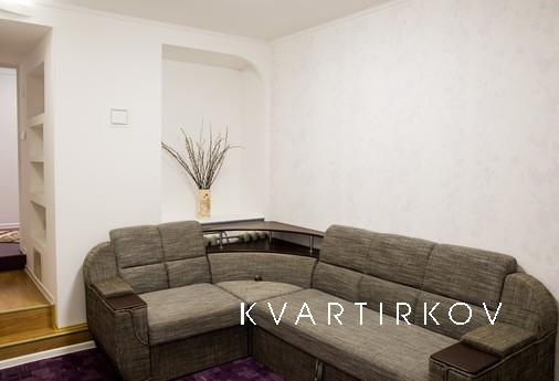 Rent a cozy 2-room. sq. in the center of, Odessa - apartment by the day
