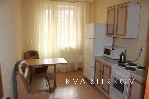 Солнечная квартира в мкр 'Никольский', Сургут - квартира посуточно