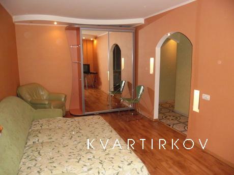1st apartment on the street hourly, Kremenchuk - apartment by the day