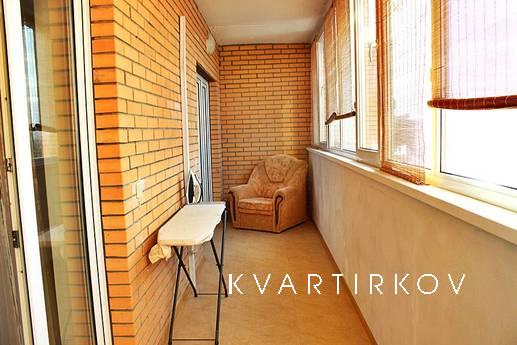 Элитная двухкомнатная квартира студия, Краснодар - квартира посуточно