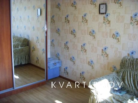 Свободна. Сдается на сутки, на часы. Квартира полностью мебл