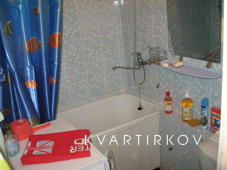 Квартира на Менделеева  ТЦ Баш.чист.тёпл, Уфа - квартира посуточно