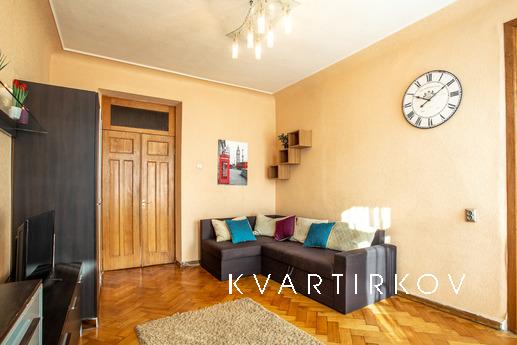 Cozy apartment near Olympic metro statio, Kyiv - apartment by the day