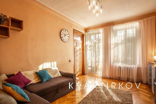 Cozy apartment near Olympic metro statio, Kyiv - apartment by the day