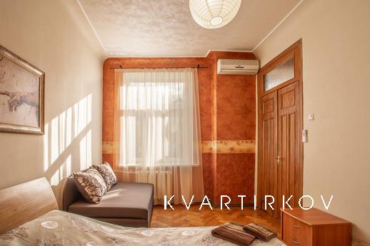 Cozy apartment near Olympic metro statio, Kyiv - apartment by the day