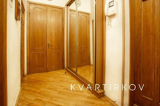 Cozy apartment near Olympic metro statio, Kyiv - apartment by the day