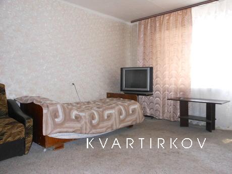1 кімнатна квартира подобово в м.Чернігів, район кола. У ква