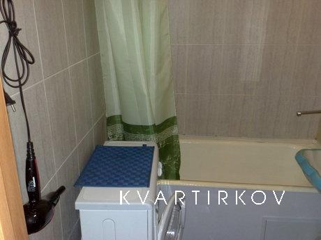 2 bedroom apartment renovated, Yekaterinburg - apartment by the day