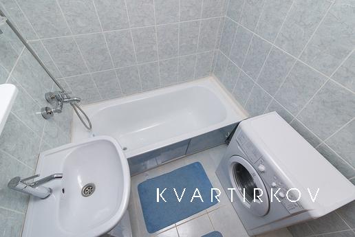 Affordable APARTMENT IN THE HEART OF THE, Yekaterinburg - apartment by the day