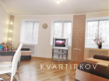 2 bedroom apartment Sumy 110. 10 minutes to Gorky Park, 15 m