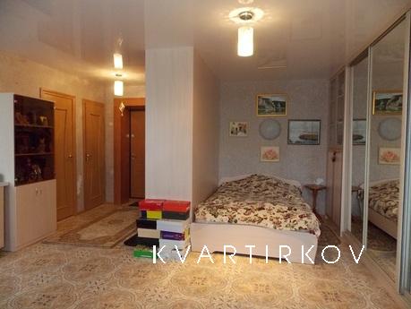 An apartment for rent, 5 minutes from the metro Lenina. Reno