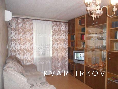 В 5 мин.центр города, вокзалы, - (авто., ж/д., речной).В ква