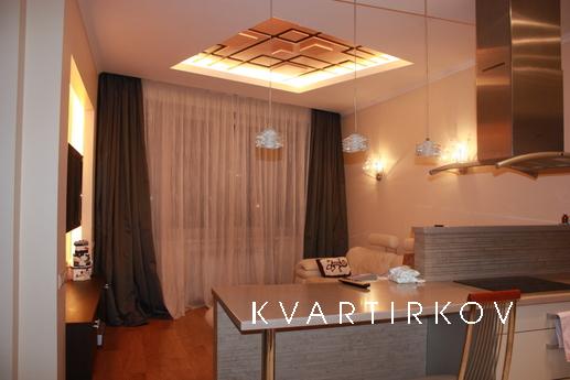 Квартира-студия, после ремонта, пласт. окна(жалюзи), встроен