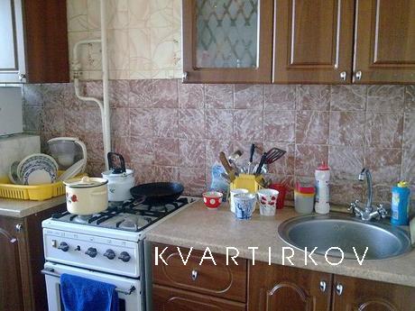 2-комнатная  на сутки напротив Парк Хаус, Волгоград - квартира посуточно