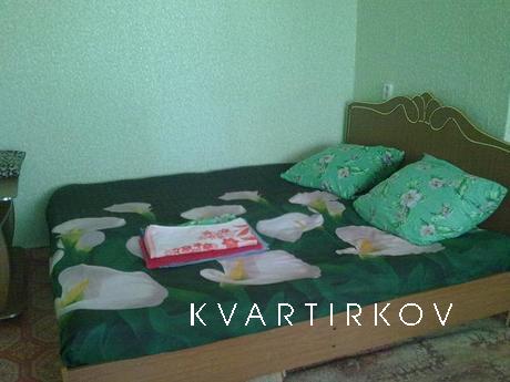 2-спальная кровать, кресло-кровать. В шаговой доступности ос