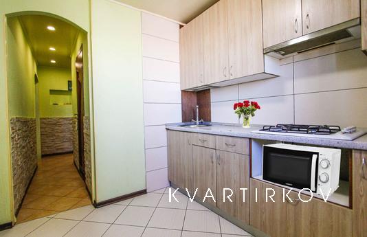 Квартира в центрі метро 23 серпня, Харків - квартира подобово