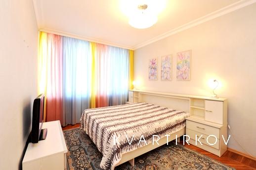 Благоустроенная 3ка в центре, Волгоград - квартира посуточно