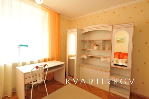 Благоустроенная 3ка в центре, Волгоград - квартира посуточно