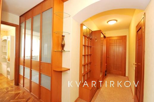 Благоустроенная 3ка в центре, Волгоград - квартира посуточно