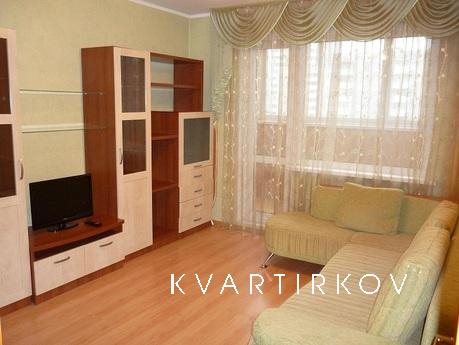 Посуточно сдается 1-комнатная квартира площадью 42 кв. м. Ев