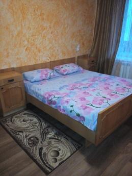 The apartment is in a quiet residential, Chernihiv - apartment by the day