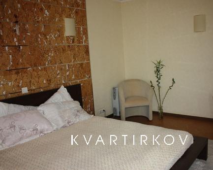 Сдам  однокомнатну квартиру на евро 2012, Киев - квартира посуточно
