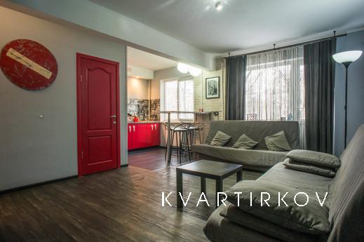 Stylish studio apartment on Avenue Shaumyan, 38. (Novocherka