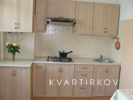 I rent a house just 100 m from the sea, Sevastopol - apartment by the day