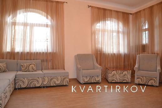 I rent a house just 100 m from the sea, Sevastopol - apartment by the day
