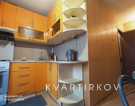 Apartment for rent, near a large lake, Kyiv - apartment by the day