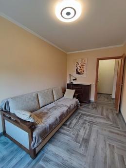 Затишна 2к БЦ Tower, Південний ж / д, Київ - квартира подобово
