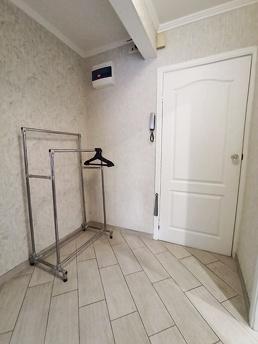 Затишна 1 до, Центральний ж / д, БЦ Towe, Київ - квартира подобово