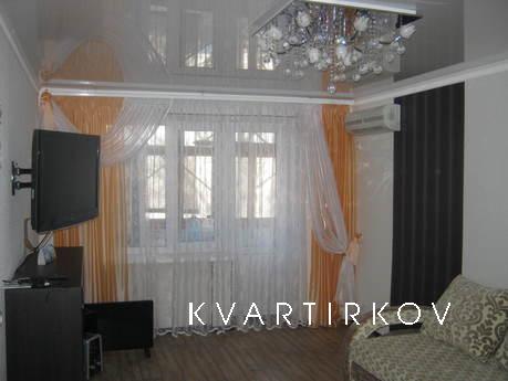 Rent a square. new renovated 100 m from, Odessa - apartment by the day