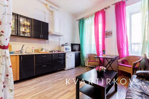 Stylish apartment in the center of St. P, Saint Petersburg - apartment by the day