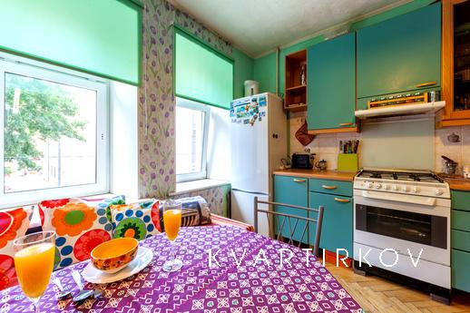 Apartments near the Hermitage, Saint Petersburg - apartment by the day